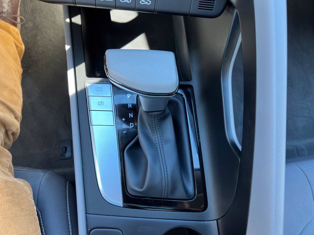 Used 2024 Hyundai Elantra SEL FWD image 21