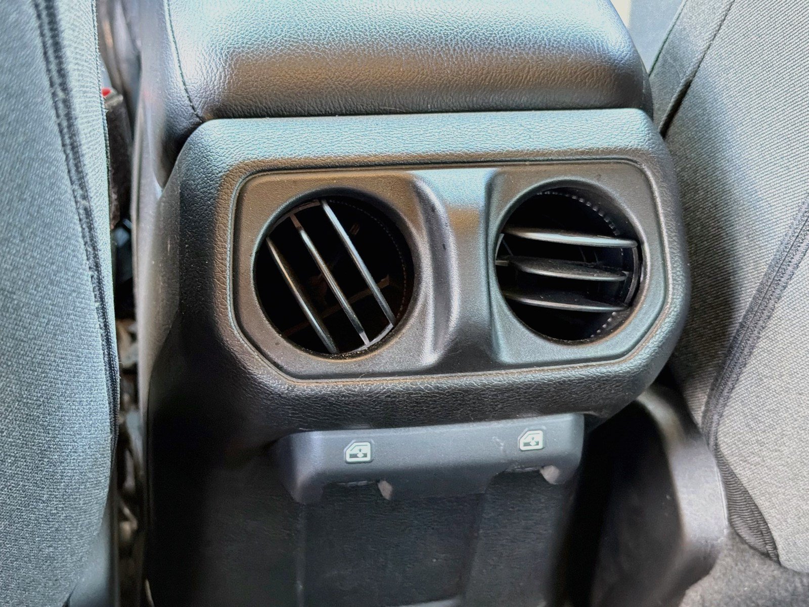 Used 2024 Jeep Wrangler Unlimited AWD/4WD image 21