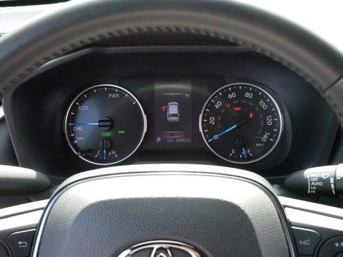 Certified 2022 Toyota RAV4 SE w/ Convenience Package AWD/4WD image 21
