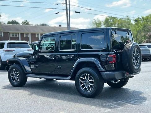 Used 2024 Jeep Wrangler Unlimited Sahara AWD/4WD image 4