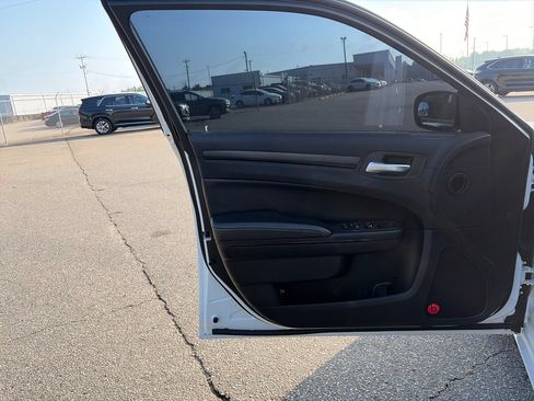 Used 2014 Chrysler 300 S RWD image 12