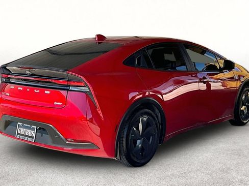 Used 2024 Toyota Prius LE FWD image 2