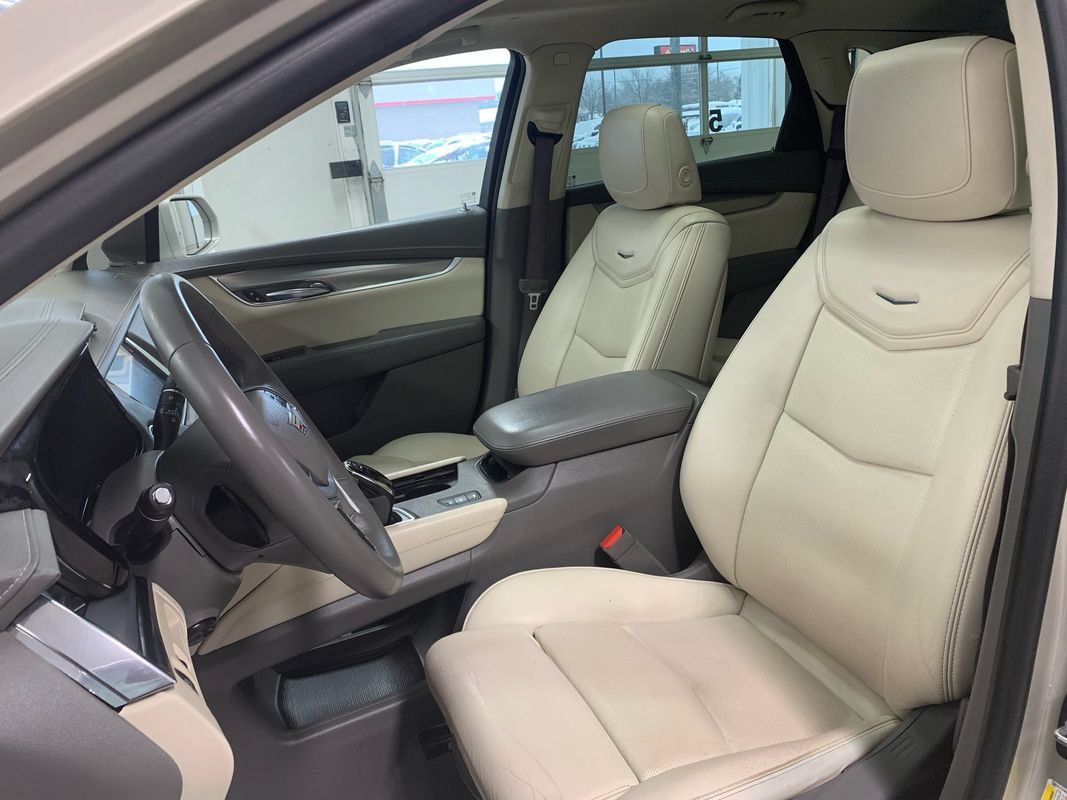 Used 2017 Cadillac XT5 Luxury AWD/4WD image 20