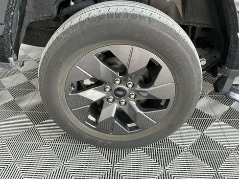 Used 2022 Ford F150 Lightning Lariat image 17