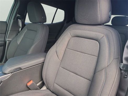 New 2026 Chevrolet Equinox EV LT image 17