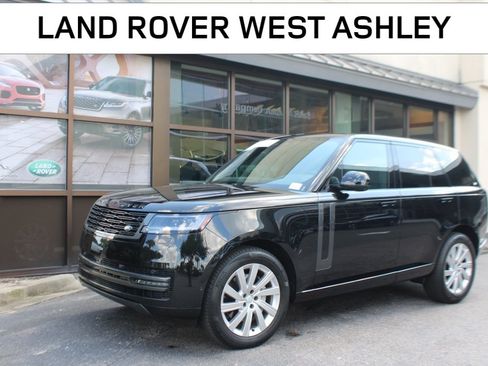 Used 2025 Land Rover Range Rover SE image 1