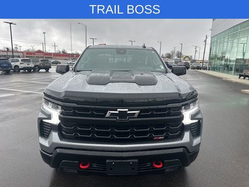 Used 2023 Chevrolet Silverado 1500 LT Trail Boss w/ Convenience Package II AWD/4WD image 2