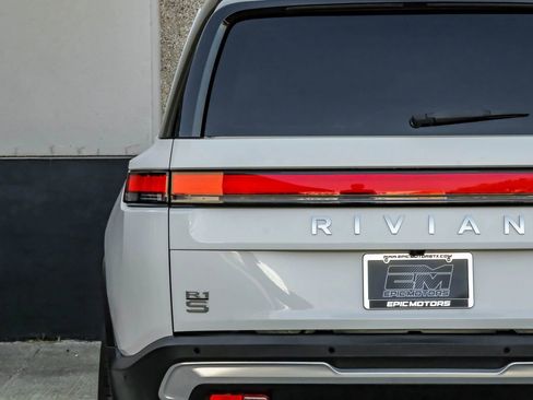 Used 2024 Rivian R1S Adventure AWD/4WD image 61