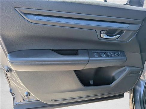 Used 2025 Honda CR-V EX image 9