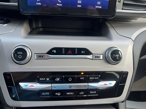Certified 2023 Ford Explorer XLT w/ Equipment Group 202A AWD/4WD image 23