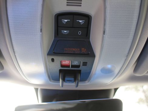 Used 2017 Volvo XC60 T6 Dynamic w/ Climate Package image 45