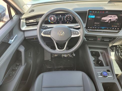 New 2026 Volkswagen Tiguan SE AWD/4WD image 8