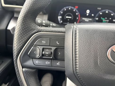 Used 2025 Toyota 4Runner TRD Off-Road image 25