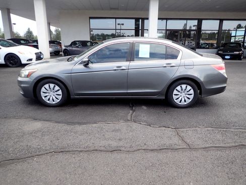 Used 2011 Honda Accord LX image 2