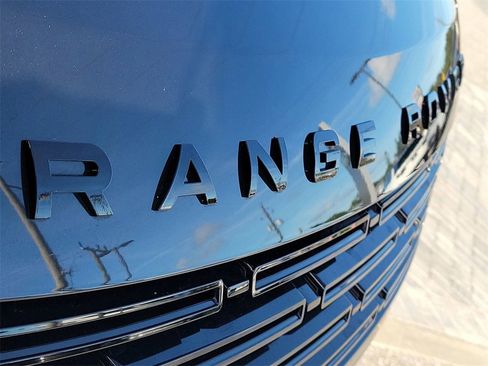 Used 2023 Land Rover Range Rover Sport SE Dynamic image 9