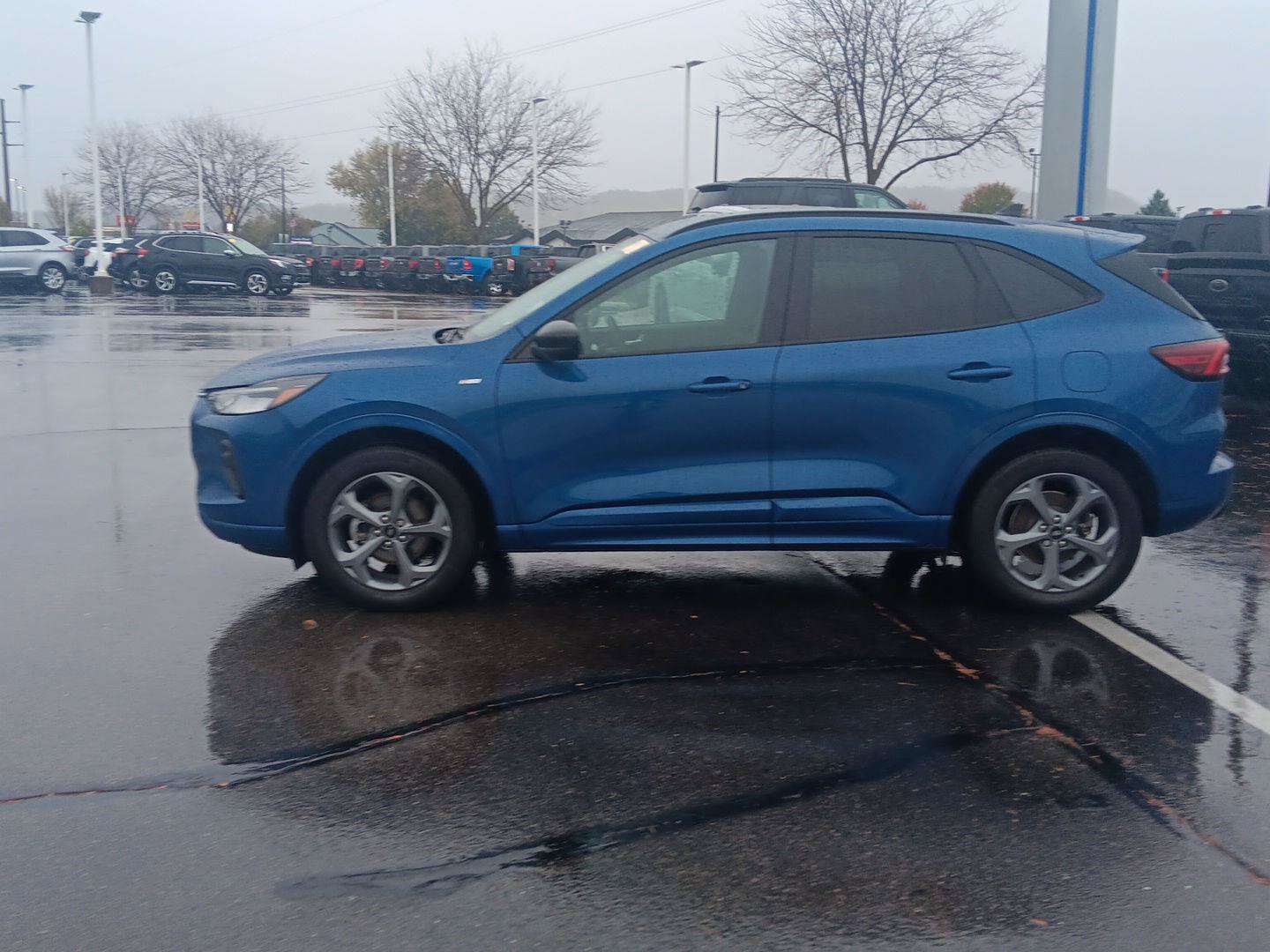 Used 2023 Ford Escape ST-Line w/ Tech Pack #1 AWD/4WD image 8