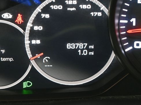 Certified 2020 Porsche Cayenne image 18