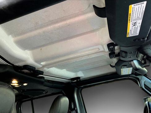 Used 2021 Jeep Gladiator Rubicon image 19