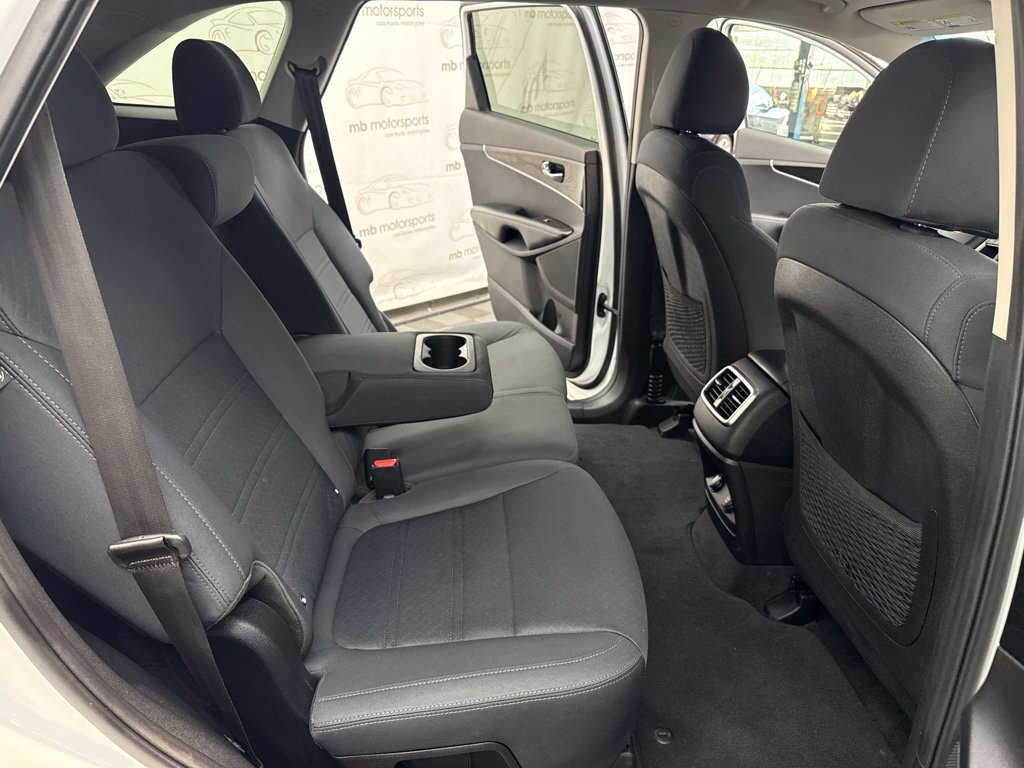 Used 2019 Kia Sorento FWD image 29