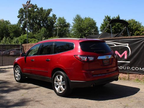 Used 2014 Chevrolet Traverse LTZ AWD/4WD image 3
