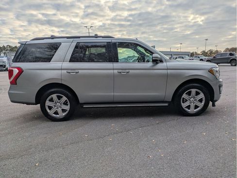 Certified 2021 Ford Expedition XLT image 5