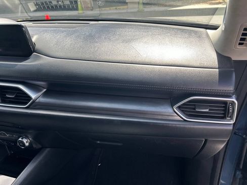 Used 2018 MAZDA CX-5 Touring w/ Preferred Equipment Package FWD image 4