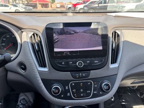 Used 2022 Chevrolet Malibu LT FWD image 12