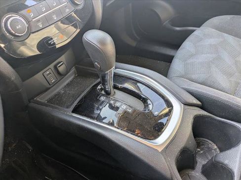 Used 2015 Nissan Rogue S AWD/4WD image 10