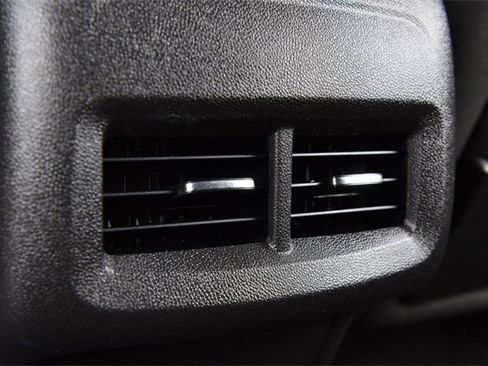 Used 2023 GMC Terrain SLE w/ Driver Convenience Package image 23