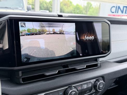 New 2026 Jeep Gladiator Sport image 16