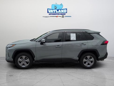 Used 2022 Toyota RAV4 XLE image 2