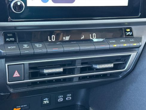 Certified 2025 Toyota Camry LE image 19