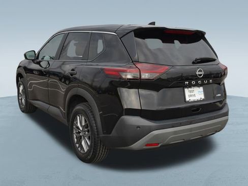 Used 2023 Nissan Rogue S image 40