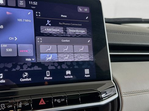 Used 2023 Jeep Compass Limited image 23