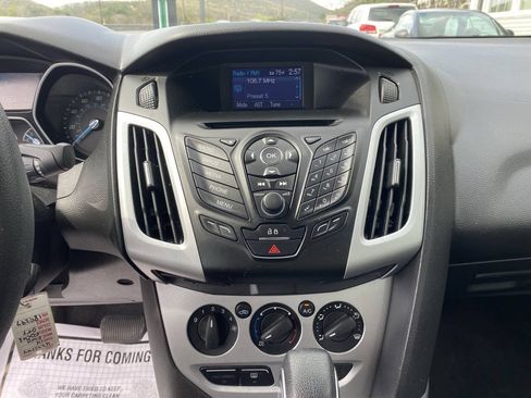 Used 2014 Ford Focus SE FWD image 15