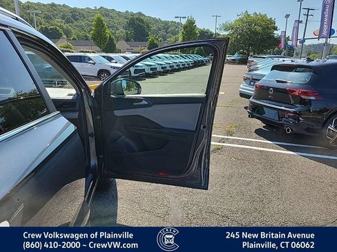 Certified 2024 Volkswagen Taos SE AWD/4WD image 41