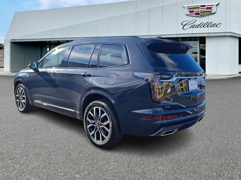 Certified 2025 Cadillac XT6 Sport w/ Technology Package image 3