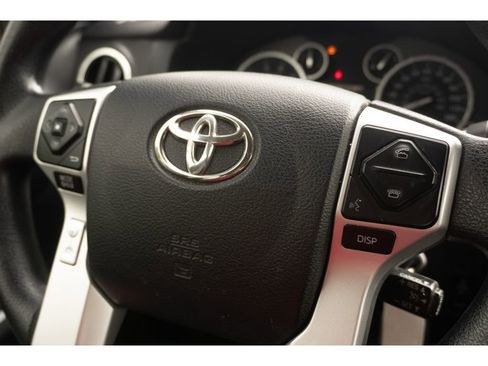 Used 2017 Toyota Tundra SR5 w/ SR5 Upgrade Package AWD/4WD image 28