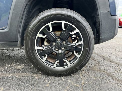 Used 2023 Jeep Renegade Trailhawk AWD/4WD image 37