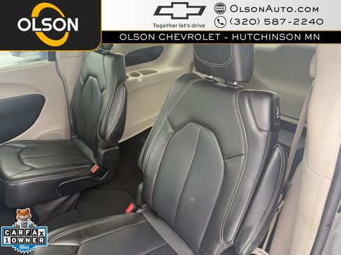 Used 2024 Chrysler Pacifica Touring-L image 13