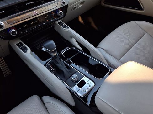 Used 2024 Kia Telluride SX image 17