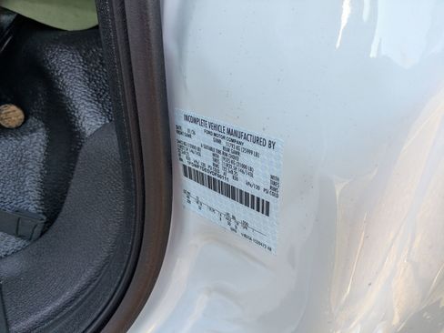 New 2027 Ford F750 2WD Regular Cab Super Duty image 32