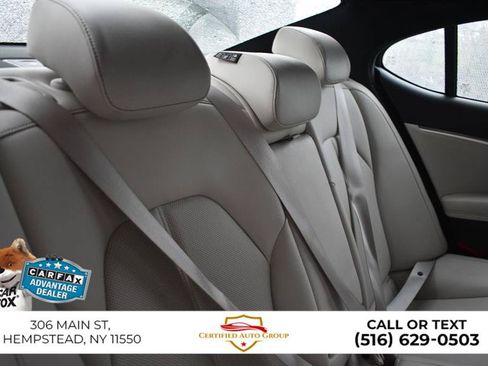 Used 2025 Genesis G70 2.5T image 25