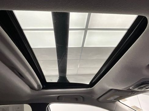 Used 2024 Toyota Corolla Cross XLE w/ Convenience Package image 7