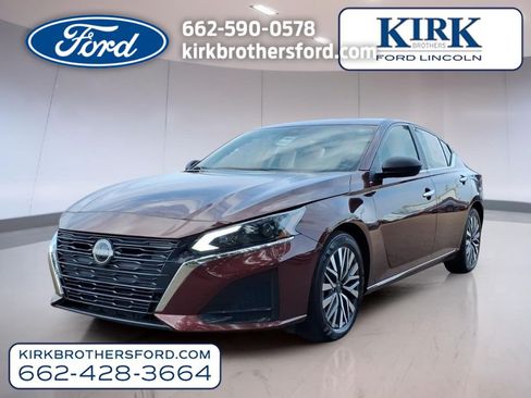 Used 2025 Nissan Altima 2.5 SV FWD image 1