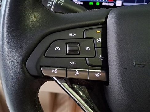 Used 2022 Cadillac Escalade Premium Luxury w/ Performance Package image 19