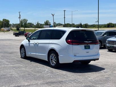 Used 2026 Chrysler Pacifica Limited
