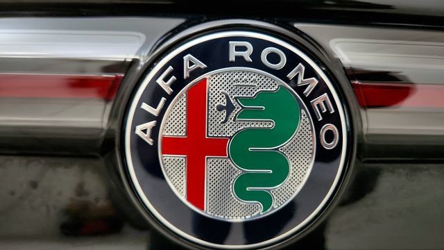 Used 2024 Alfa Romeo Tonale Veloce AWD/4WD image 31