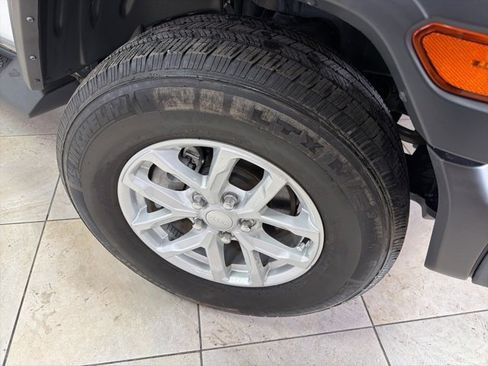 Used 2023 Jeep Wrangler Sport S image 9