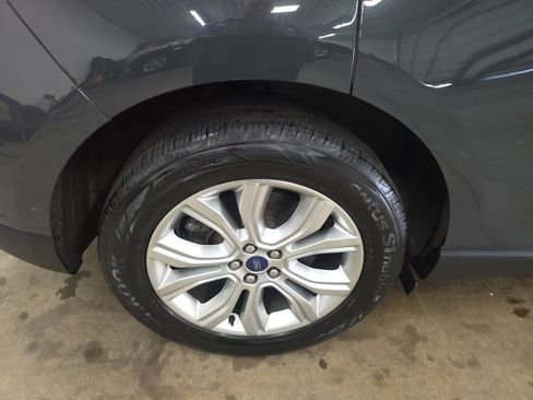 Used 2021 Ford Edge Titanium w/ Equipment Group 301A image 8